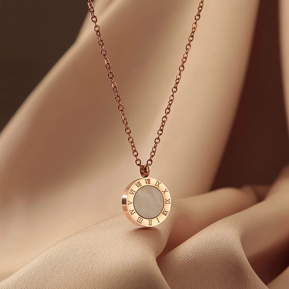 Classic Roman Numerals Black White Shell Pendant Necklaces Jewelry Stainless Steel Chokers Necklace For Women BN18019
