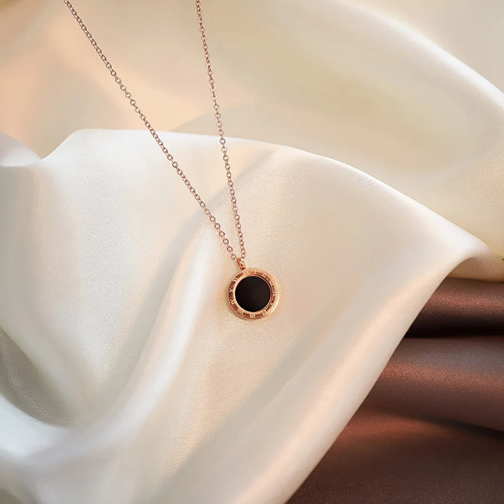 Classic Roman Numerals Black White Shell Pendant Necklaces Jewelry Stainless Steel Chokers Necklace For Women BN18019