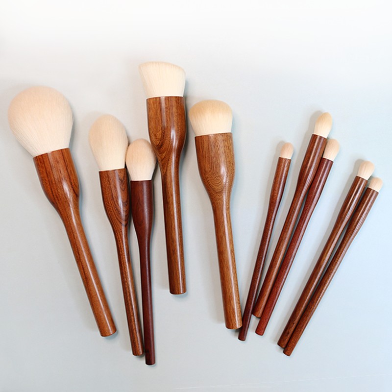 The Sandalwood Collection – 10 Artisanal Makeup Brushes for a Flawless Look